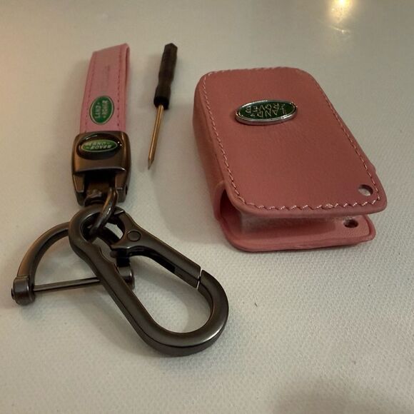 Land Rover Key Fob Keychain and Fob Case Cover in Pink Leather NWT - Picture 5 of 7